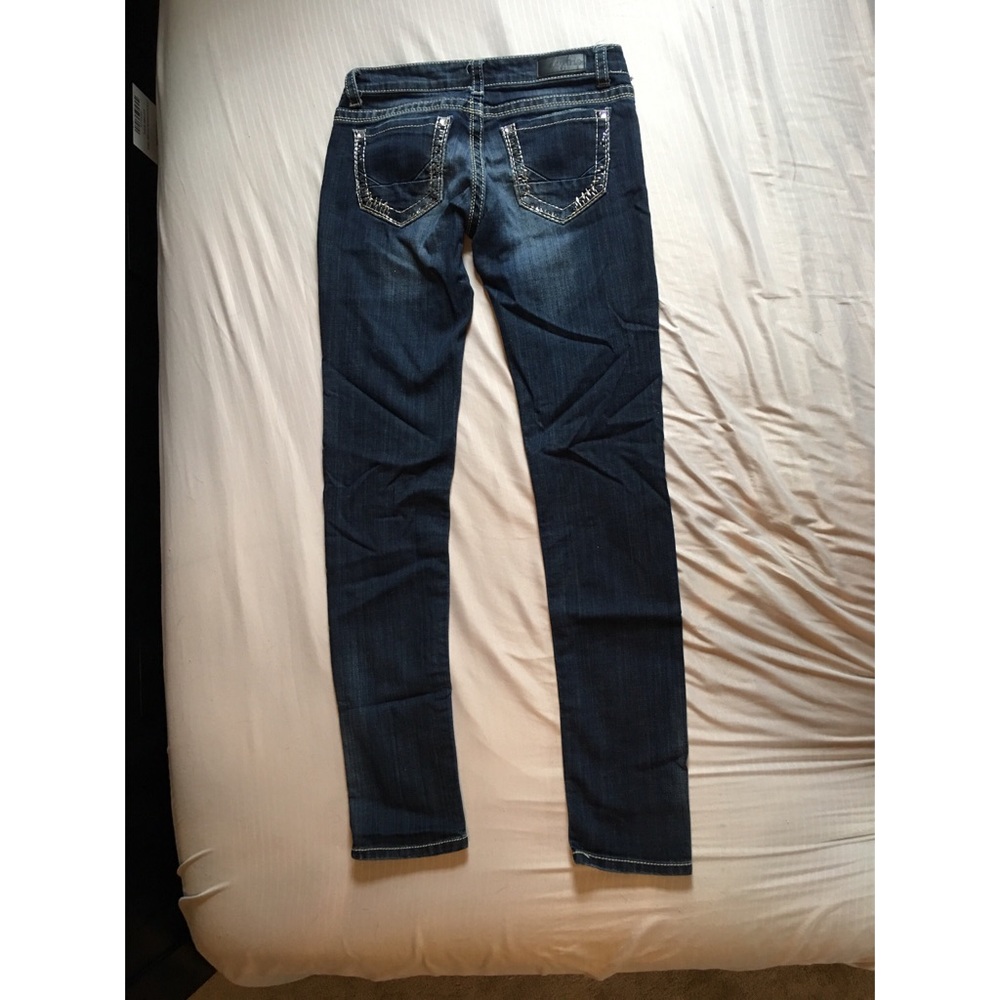 Day trip straight leg jeans from buckle.